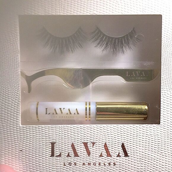 LAVAA BEAUTY FLIRTY LASH SET - Picture 1 of 4